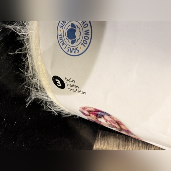 Caron Cakes Lovely Layers Latte Cake yarn Skien  8.8 oz 250g Cream - Picture 6 of 8